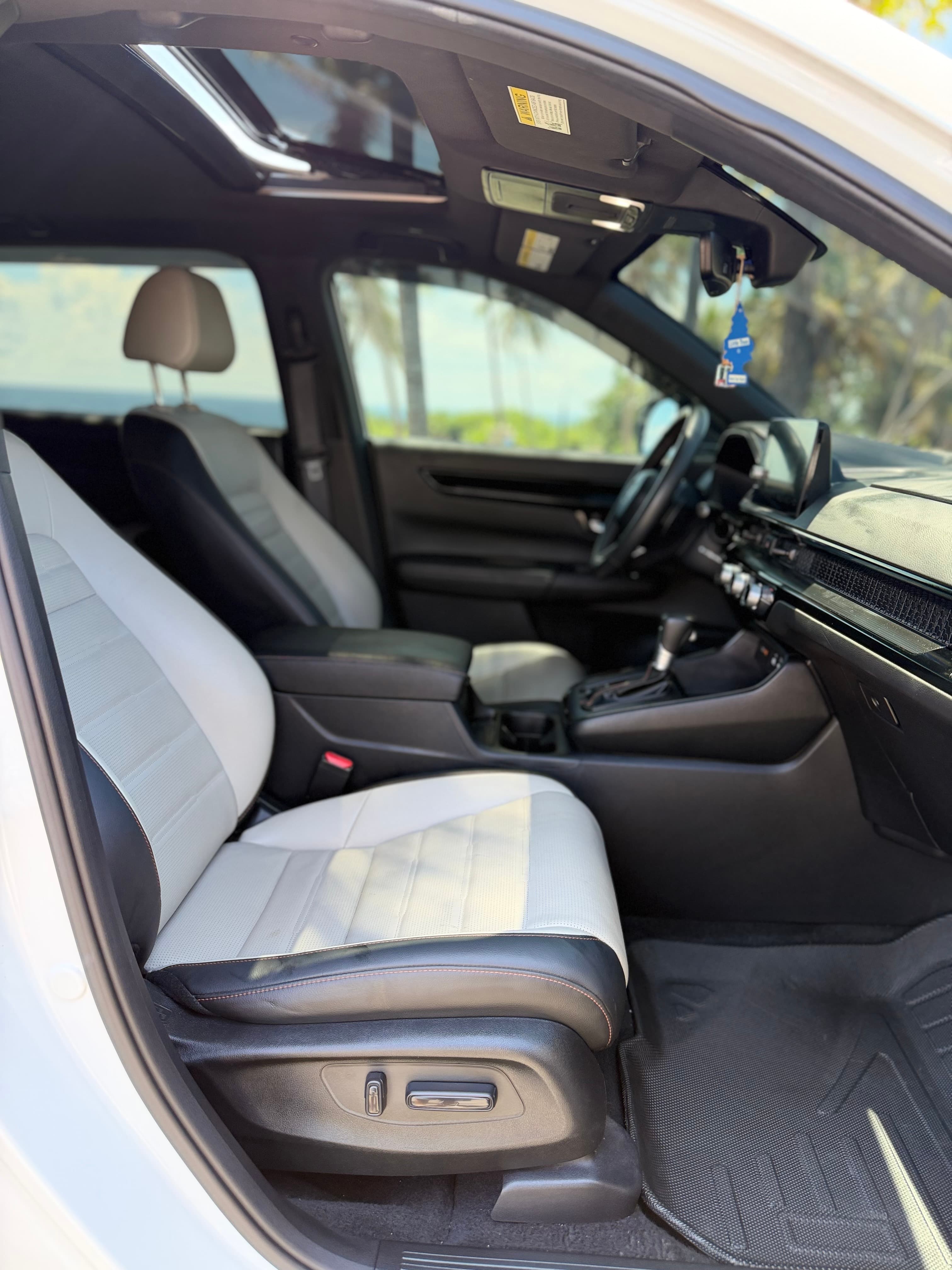 Honda CR-V 2024 Sport Touring, color blanca