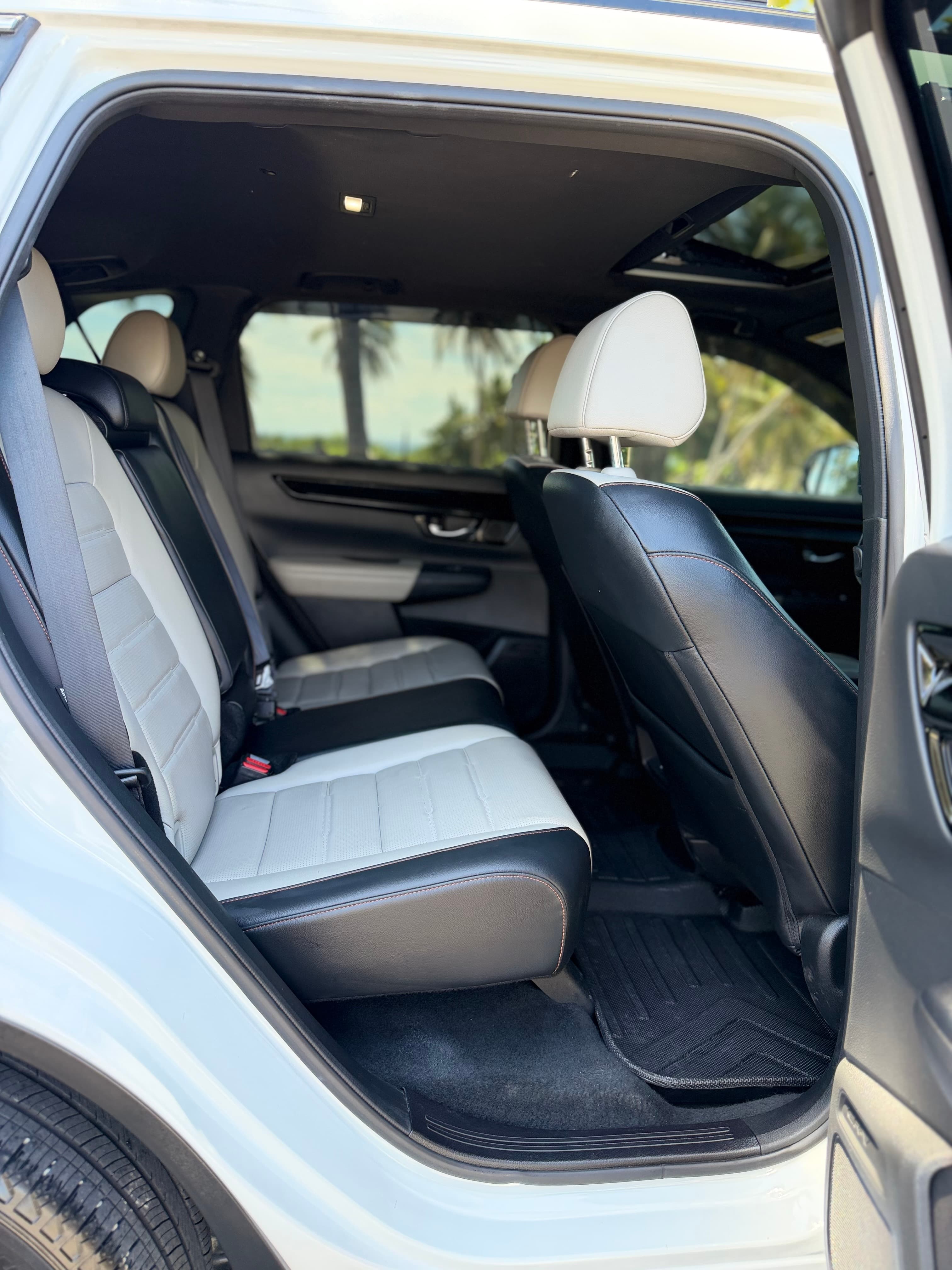 Honda CR-V 2024 Sport Touring, color blanca